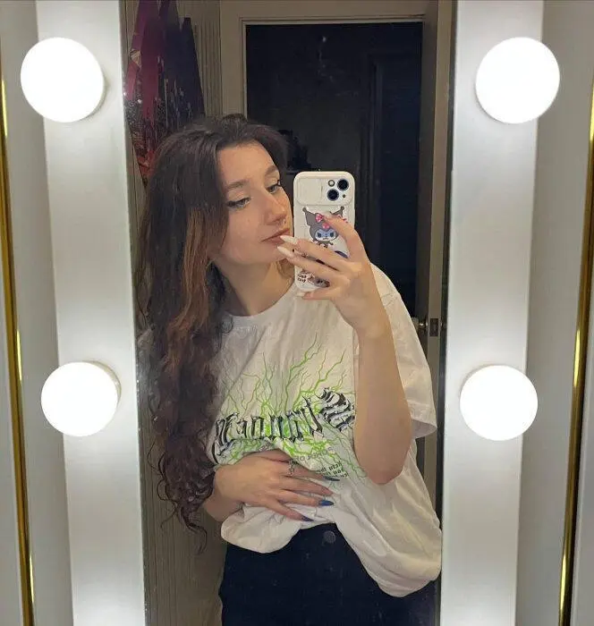 Escort Model Adelina