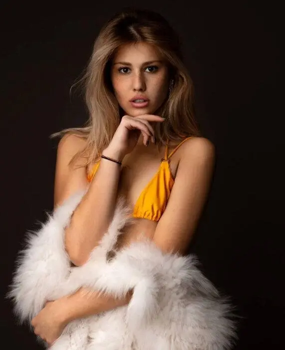 Escort Model Alice
