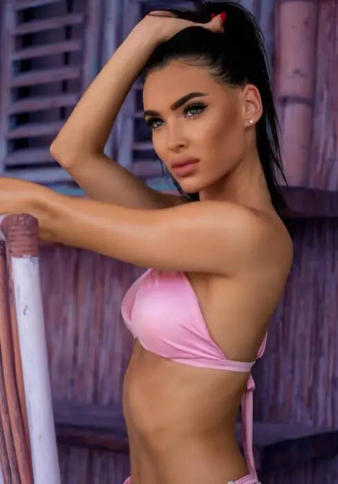 Escort Model Asya