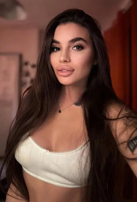 Escort Model Daniela