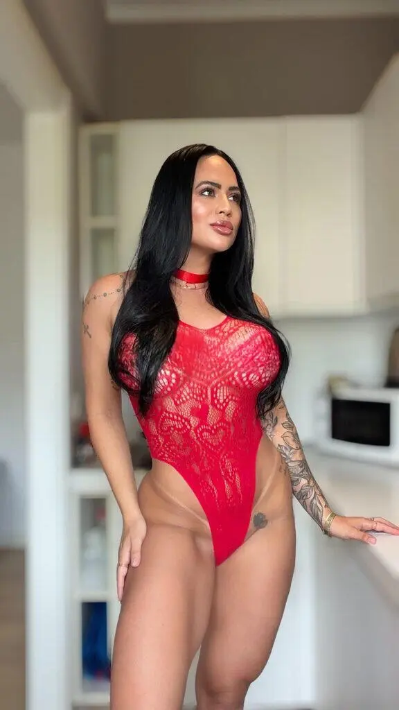 Escort Model Danny Brasiliana
