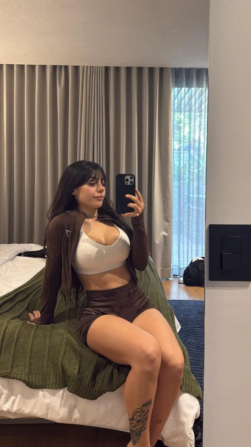 Escort Model Elena