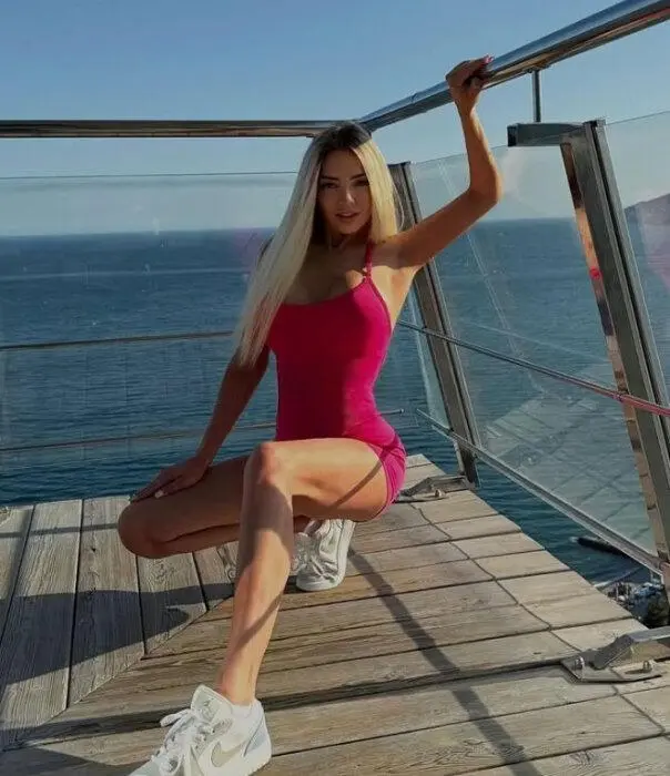 Escort Model Elizabeth