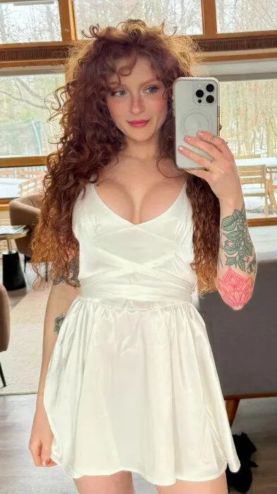 Escort Model Inglade