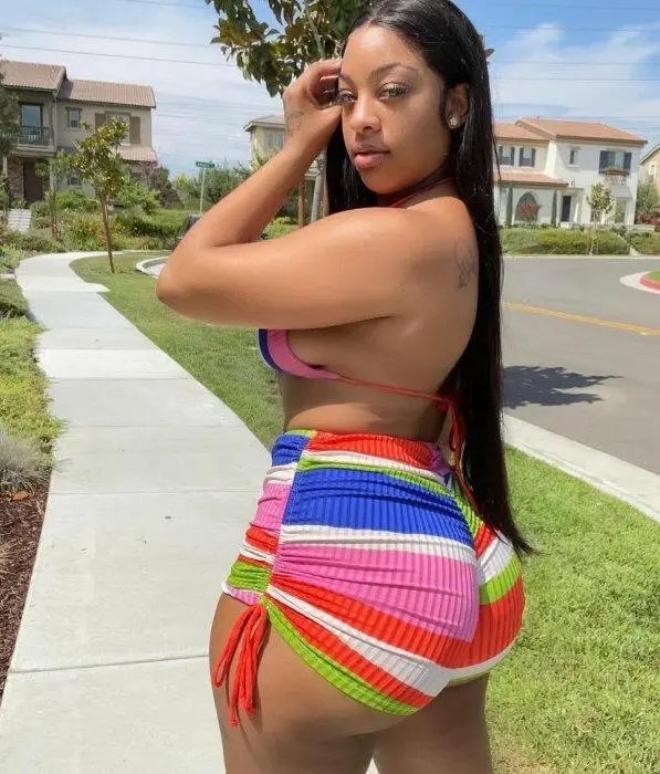 Escort Model Lillian