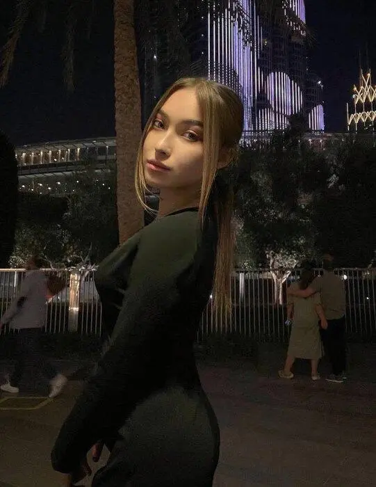 Escort Model Masseuse Helga