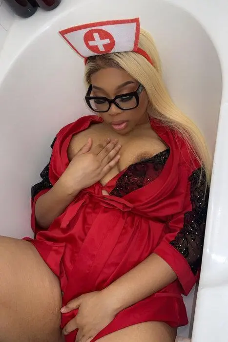 Escort Model Naomi Lux