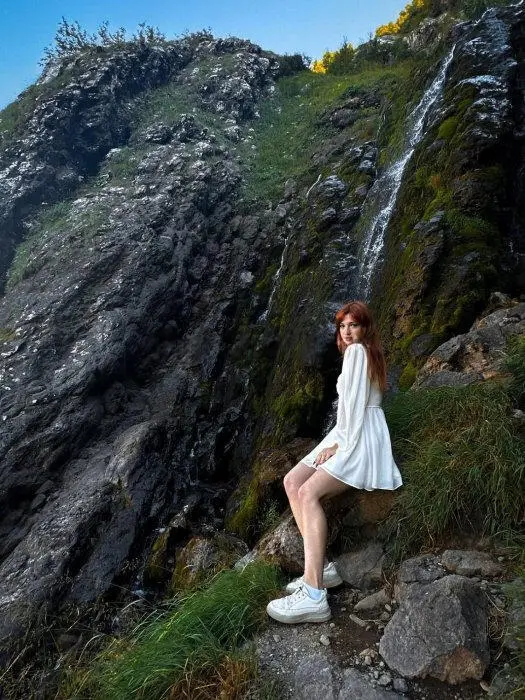 Escort Model Scarlet