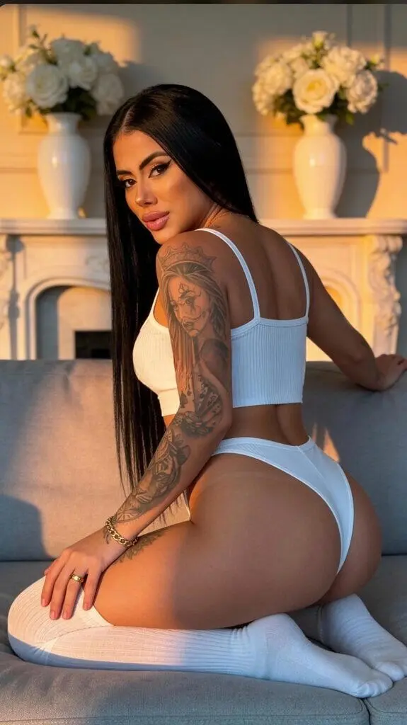Escort Model Sophia Alencar