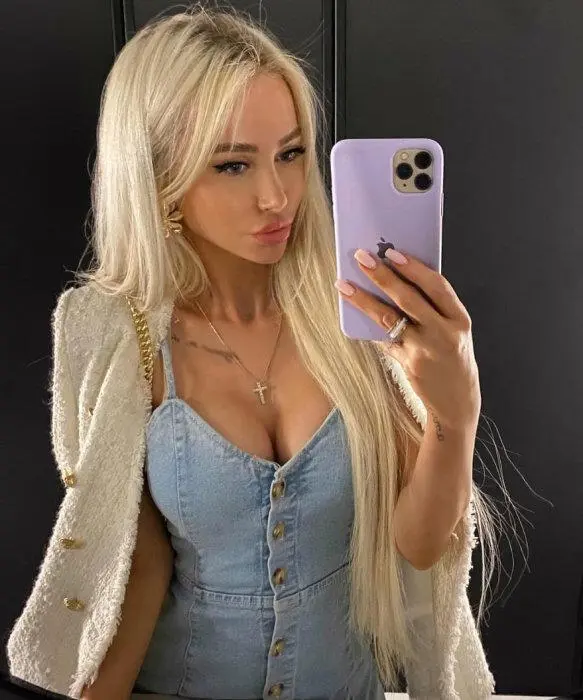 Escort Model Zoya
